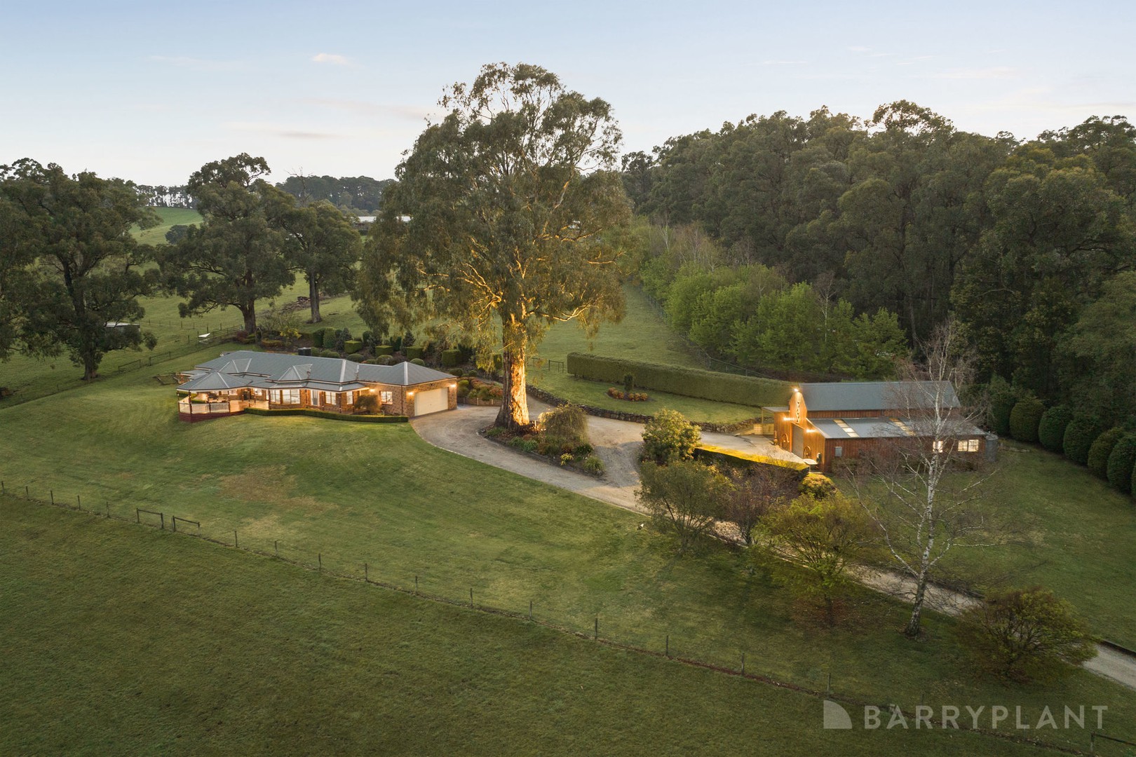 30 Edmunds Road, Cockatoo, VIC 3781 - Thumbnail 2 - 25/09/2025