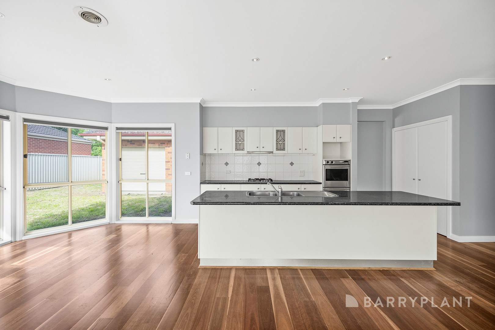 30 Flinders Chase, Pakenham, VIC 3810 - Thumbnail 2 - 07/11/2025