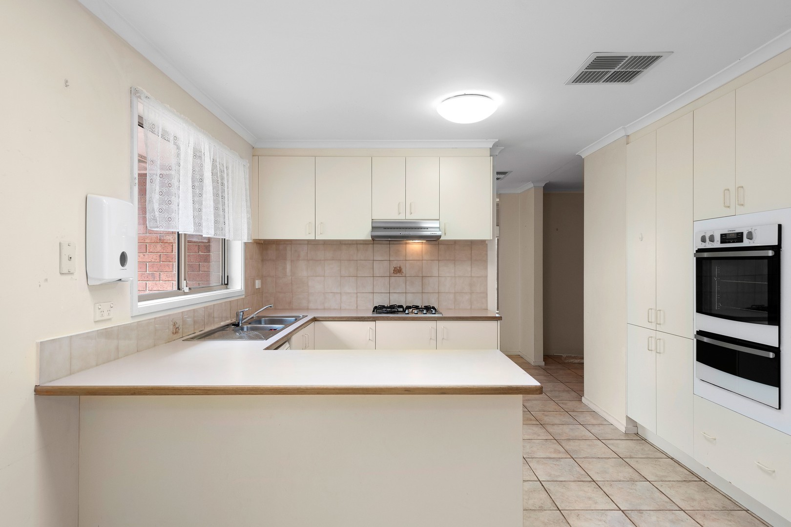 30 Godwin Avenue, Narre Warren, VIC 3805 - Thumbnail 2 - 22/03/2022