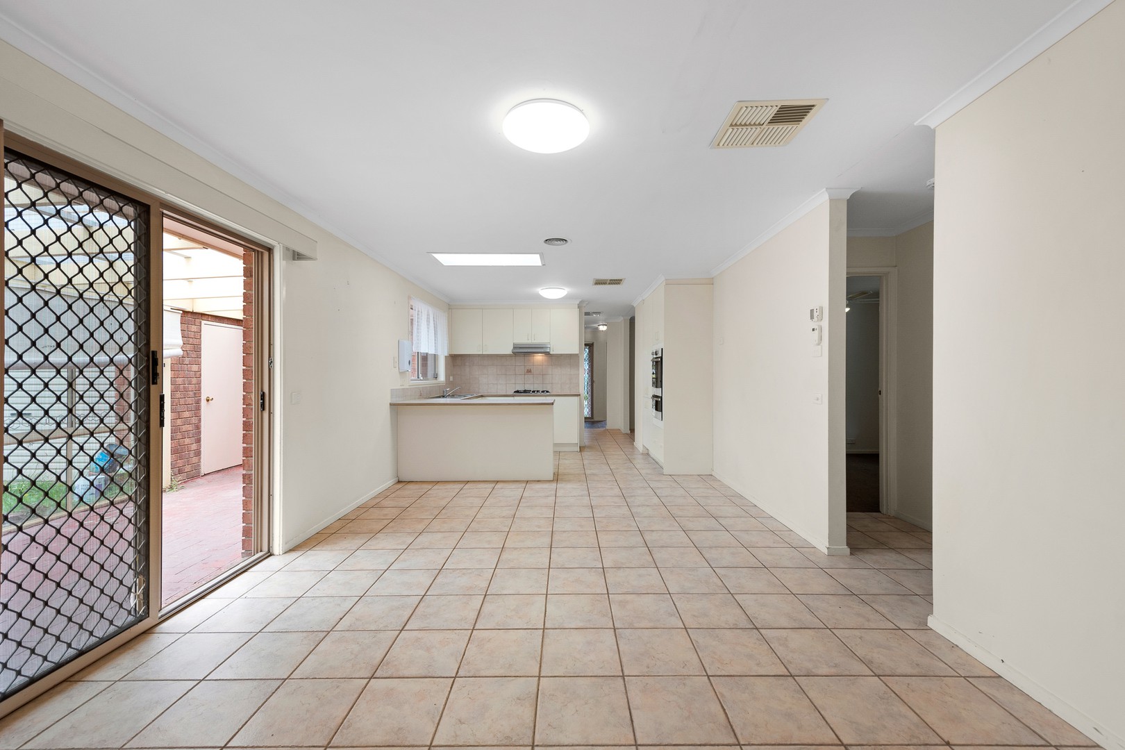 30 Godwin Avenue, Narre Warren, VIC 3805, Narre Warren - Thumbnail 4