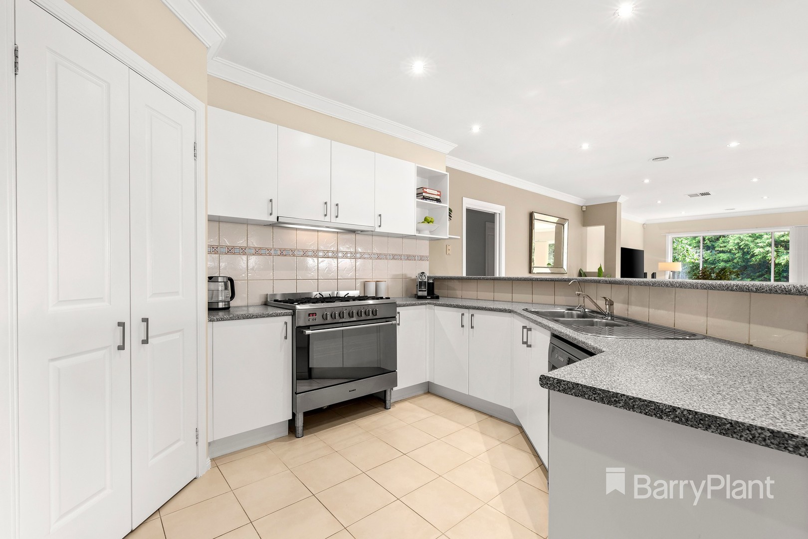 30 Gravlier Way, South Morang, VIC 3752, South Morang - Thumbnail 3
