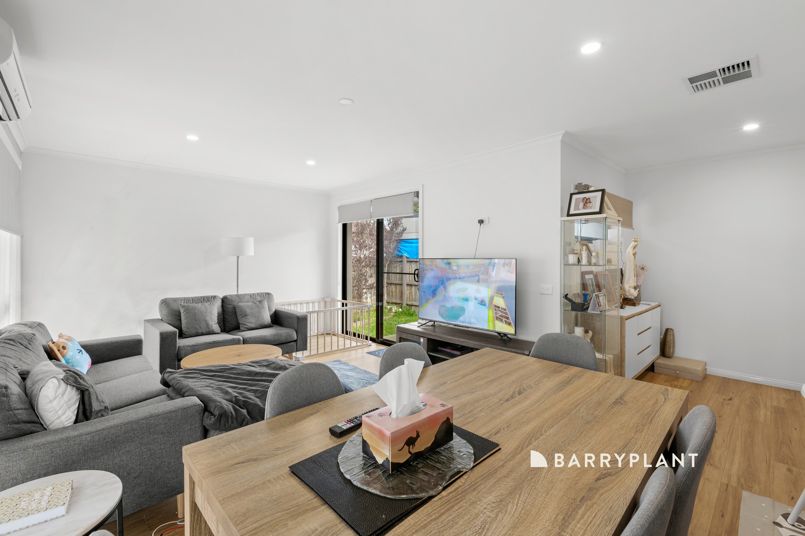 30 Green Valley Crescent, Hampton Park, VIC 3976 - Thumbnail 2 - 26/02/2025