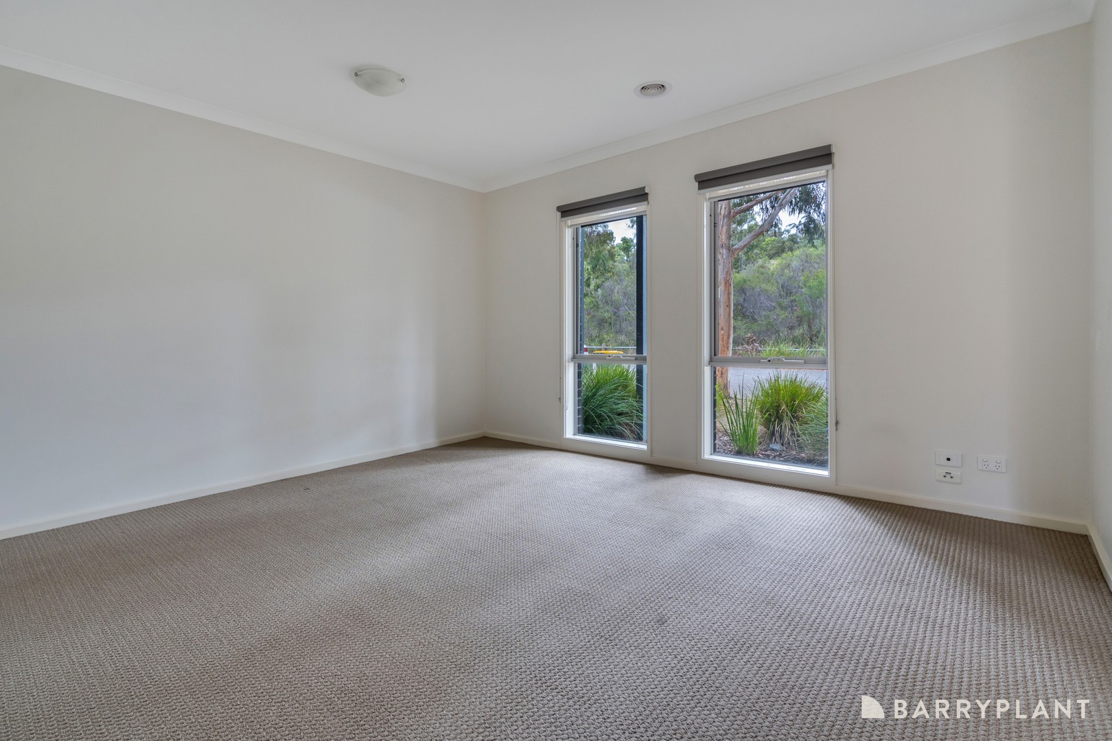 30 Greenhaven Gardens, South Morang, VIC 3752 - Thumbnail 2 - 19/01/2026