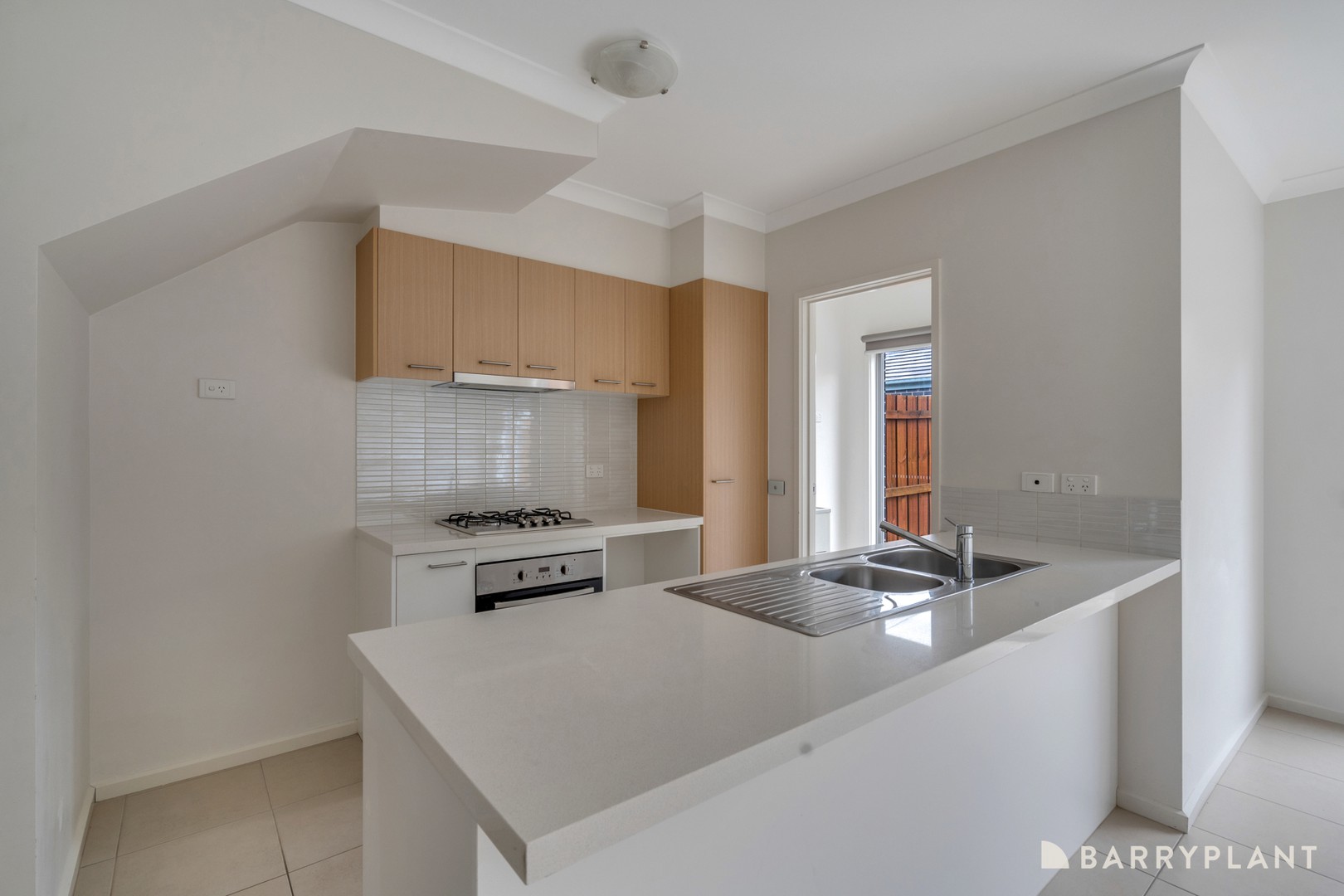 30 Greenhaven Gardens, South Morang, VIC 3752, South Morang - Thumbnail 4