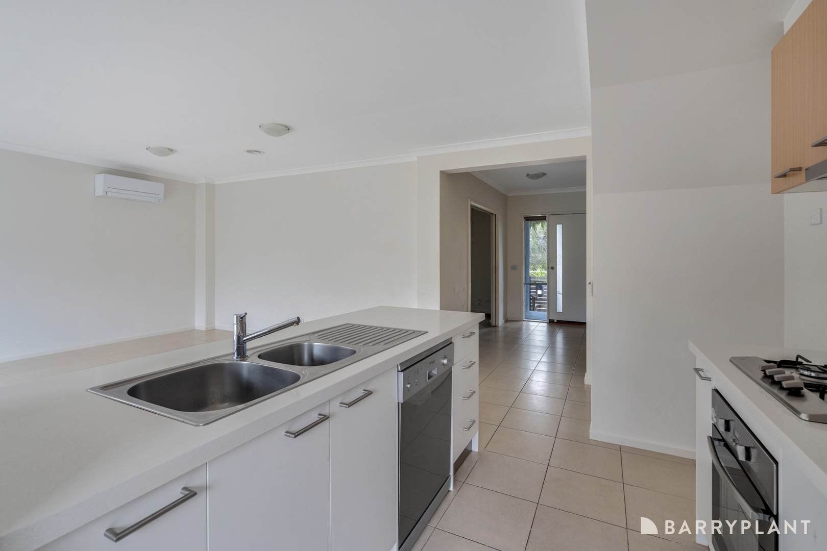30 Greenhaven Gardens, South Morang, VIC 3752, South Morang - Thumbnail 5