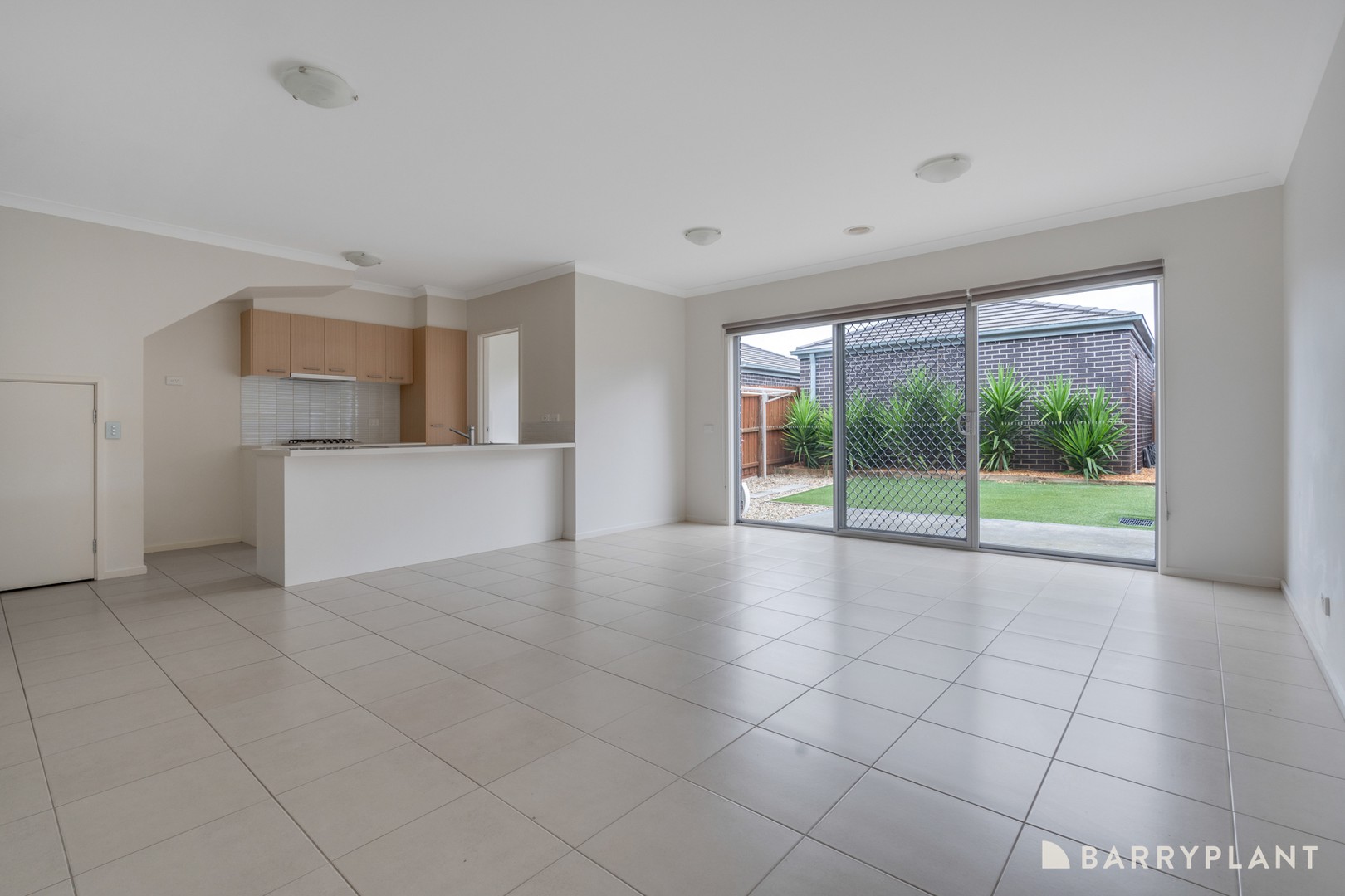 30 Greenhaven Gardens, South Morang, VIC 3752, South Morang - Thumbnail 6