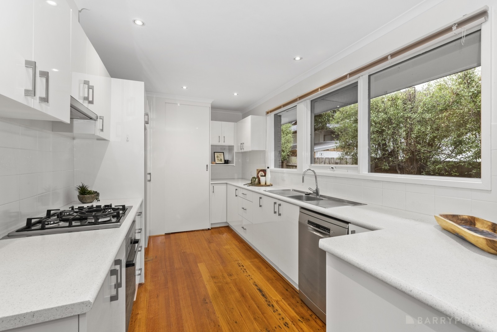 30 Greenock Crescent, Wantirna, VIC 3152, Wantirna - Thumbnail 4