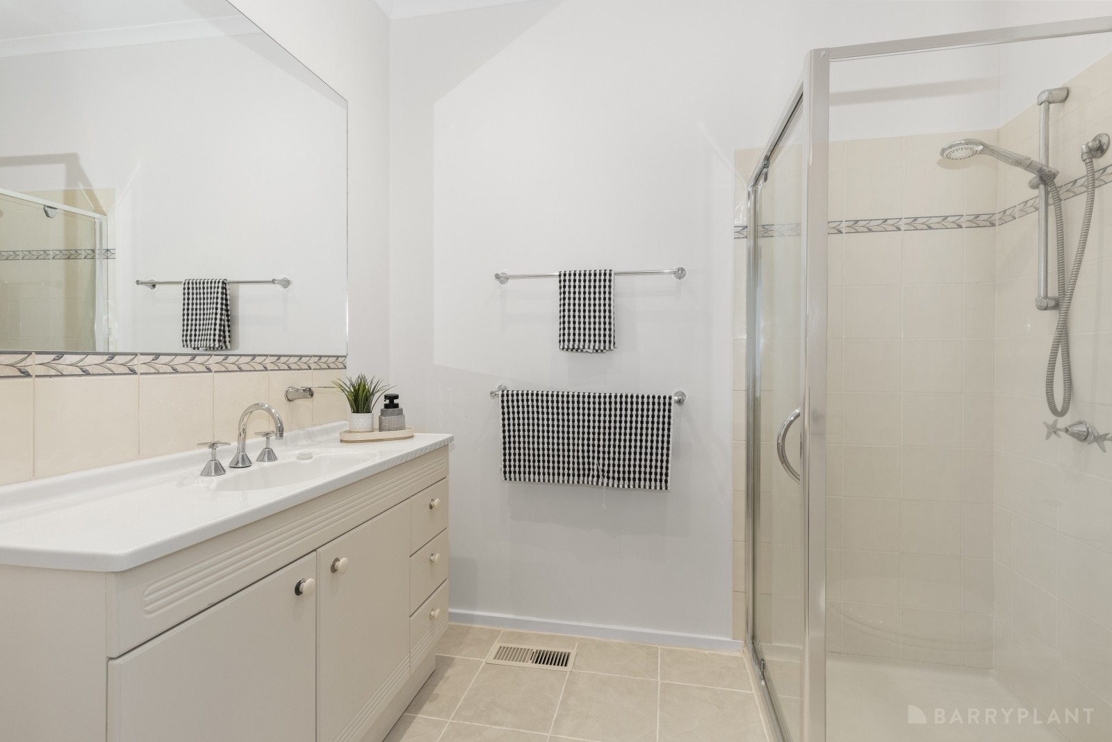 30 Greenock Crescent, Wantirna, VIC 3152, Wantirna - Thumbnail 8