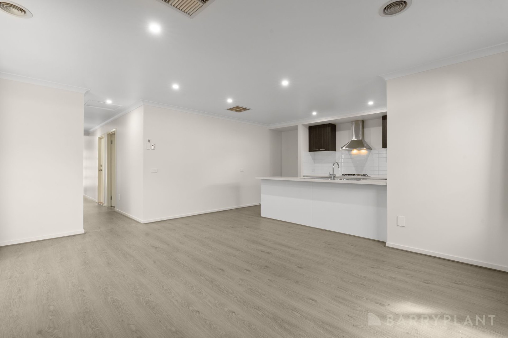 30 Guernsey Street, Clyde North, VIC 3978, Clyde North - Thumbnail 4