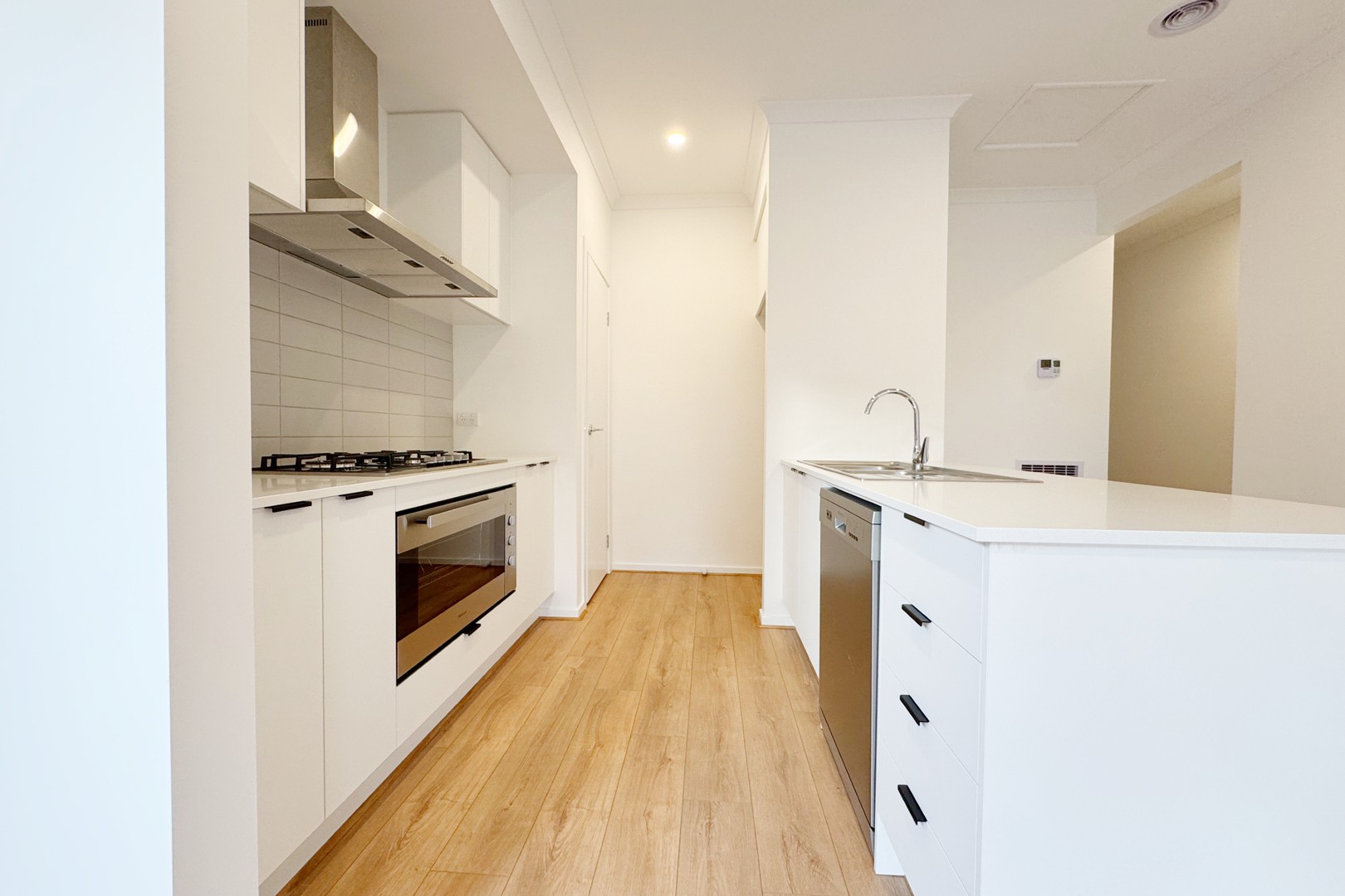 30 Gumtree Grove, Officer, VIC 3809, Officer - Thumbnail 2