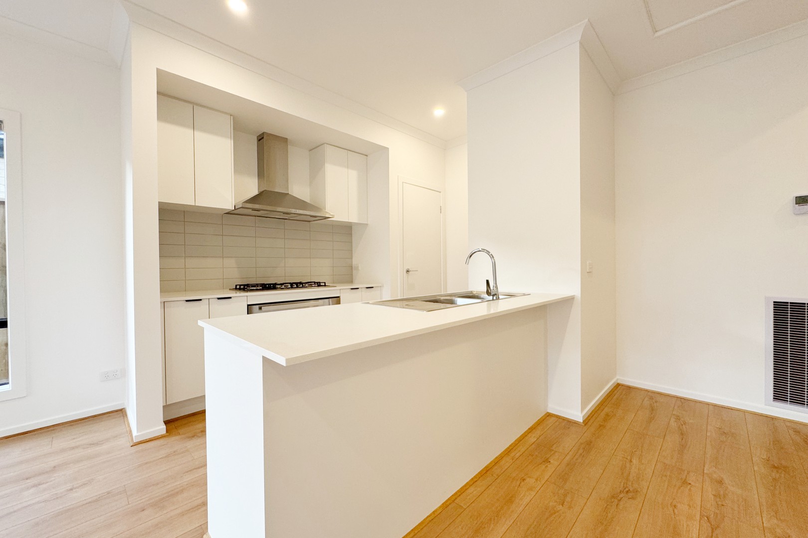 30 Gumtree Grove, Officer, VIC 3809, Officer - Thumbnail 3