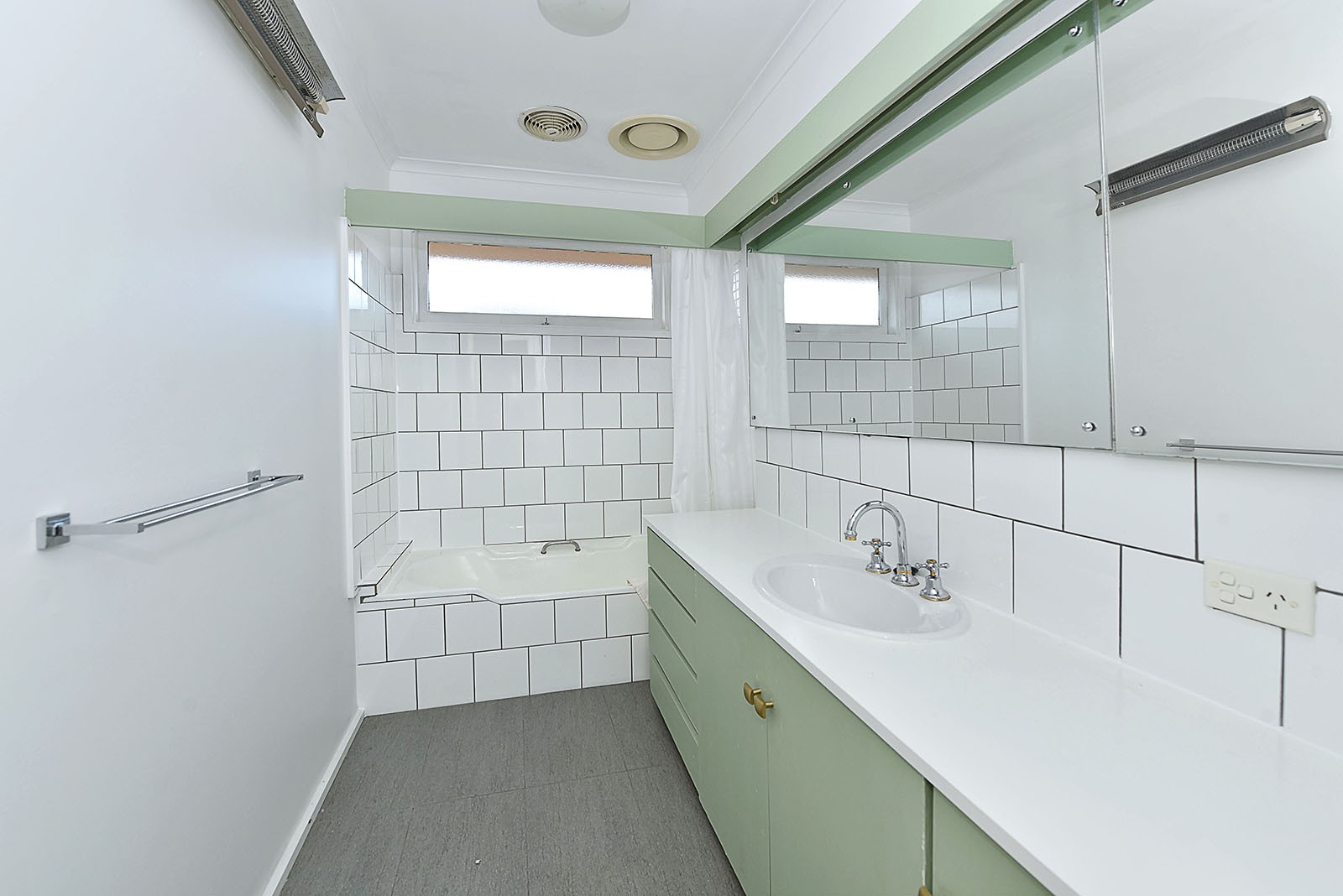 30 Harrington Road, Airport West, VIC 3042, Airport West - Thumbnail 4