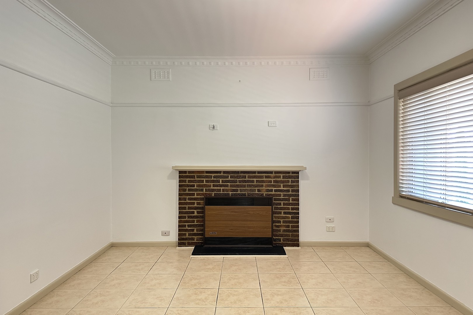 30 Highlands Road, Thomastown, VIC 3074, Thomastown - Thumbnail 2