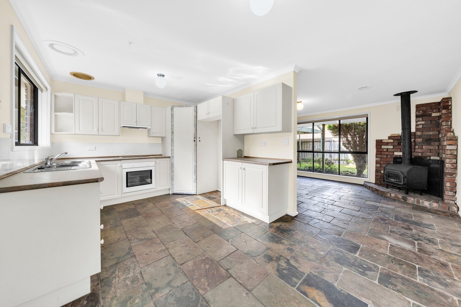 30 Hotham Street, Cranbourne, VIC 3977, Cranbourne - Thumbnail 3