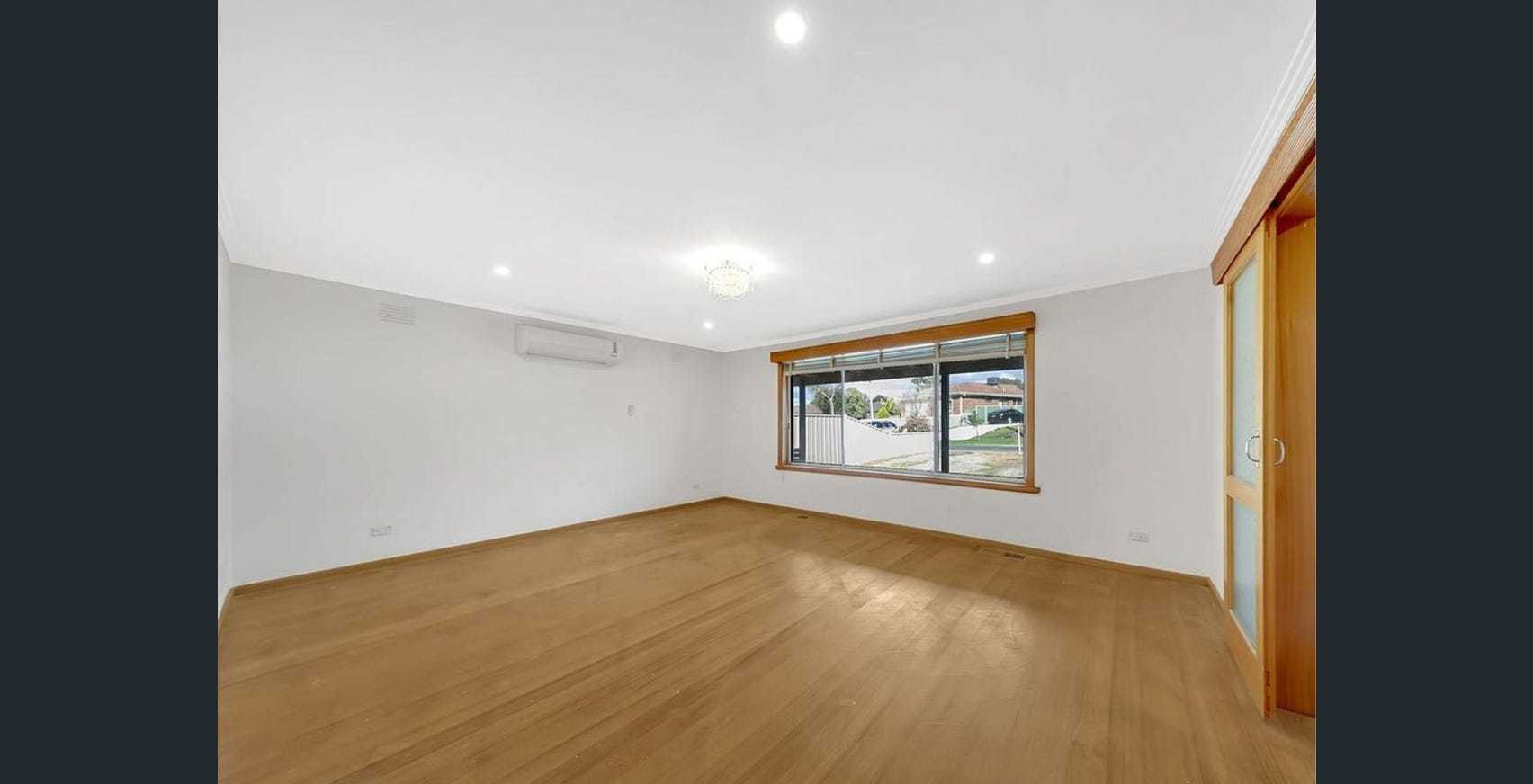 30 Langdon Crescent, Craigieburn, VIC 3064 - Thumbnail 2 - 06/01/2026