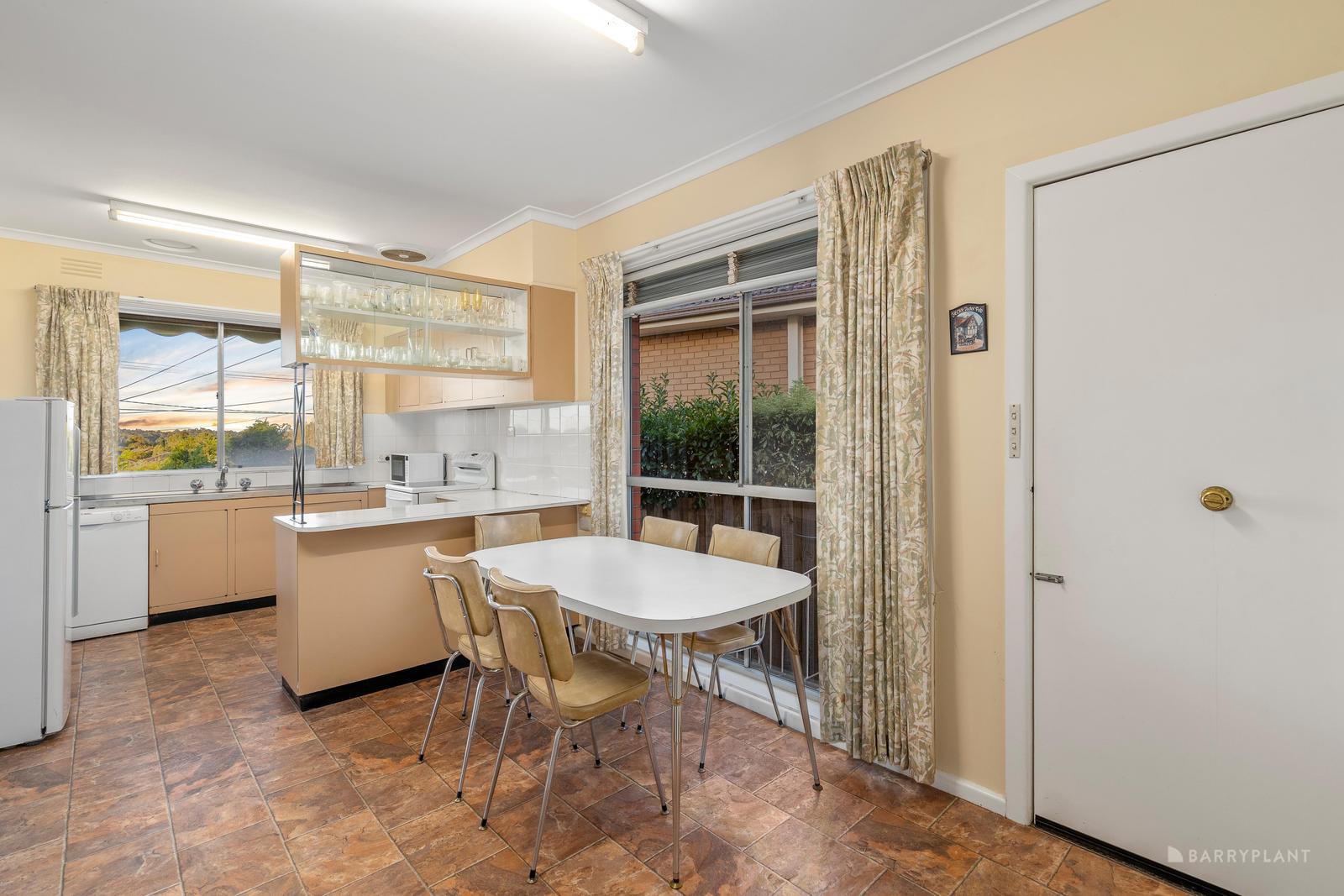 30 Latrobe Street, Bulleen, VIC 3105, Bulleen - Thumbnail 4