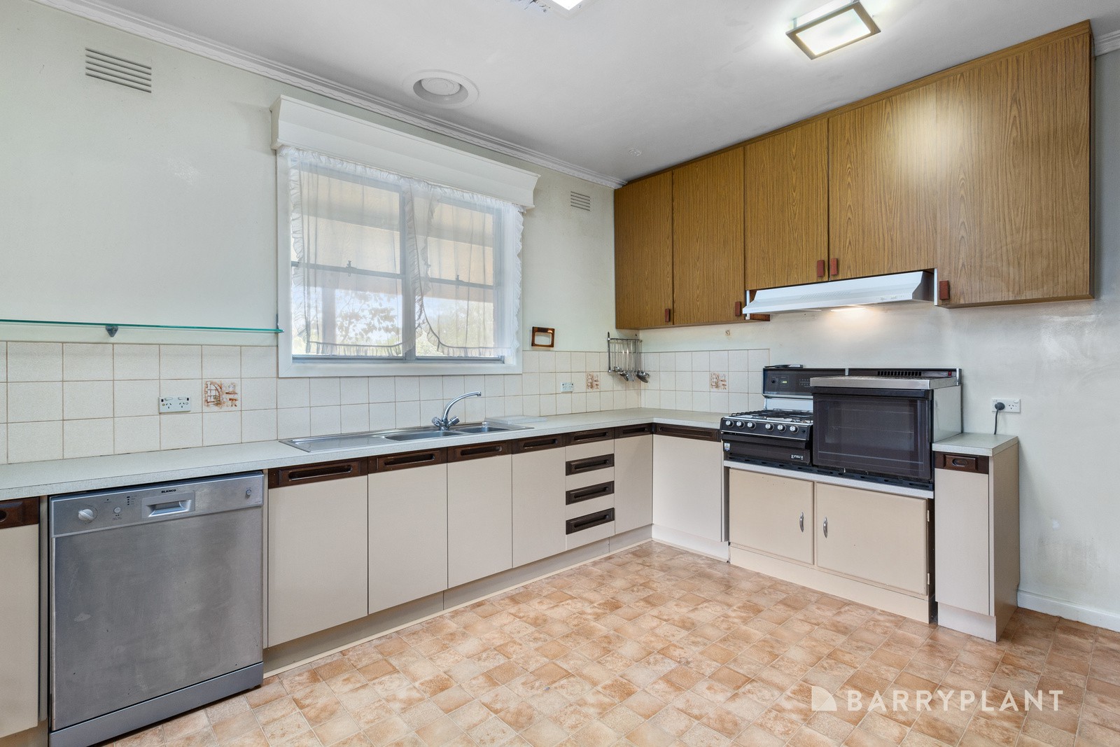 30 Outlook Road, Mount Waverley, VIC 3149, Mount Waverley - Thumbnail 4
