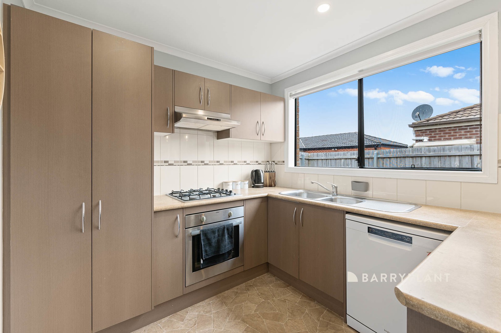 30 Pomegranate Way, Pakenham, VIC 3810, Pakenham - Thumbnail 7