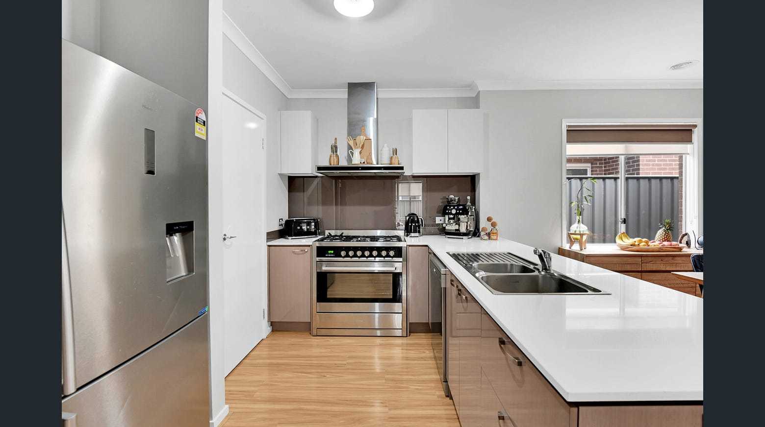 30 Rainham Avenue, Craigieburn, VIC 3064 - Thumbnail 2 - 27/01/2026