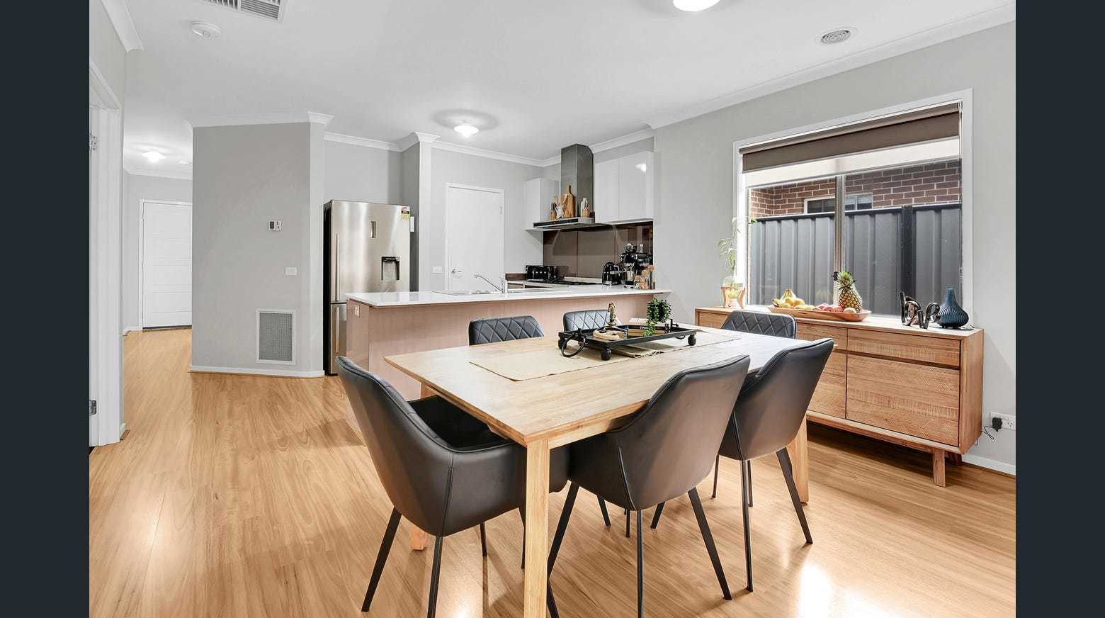 30 Rainham Avenue, Craigieburn, VIC 3064, Craigieburn - Thumbnail 4