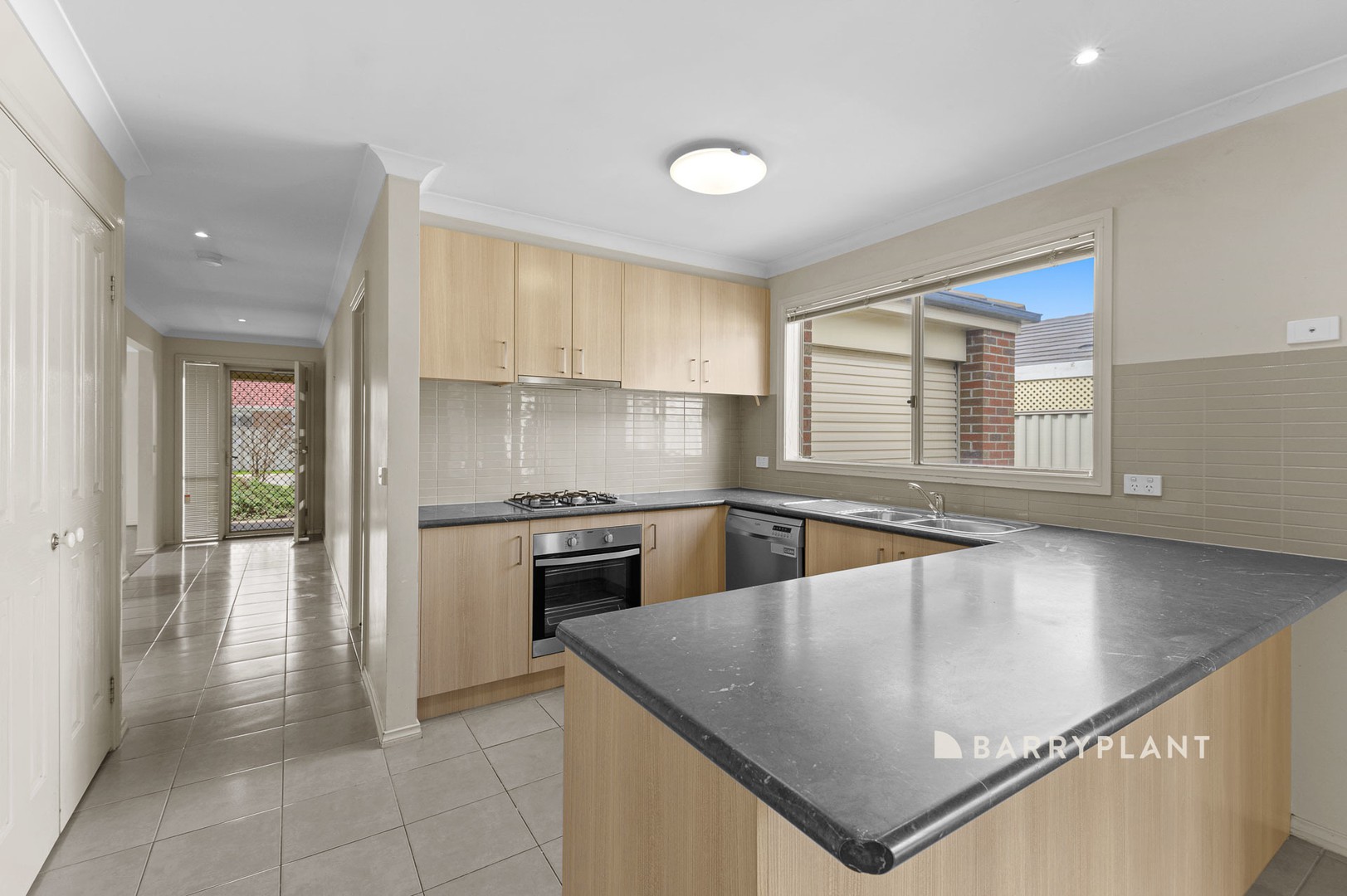 30 Rosella Avenue, Pakenham, VIC 3810, Pakenham - Thumbnail 2