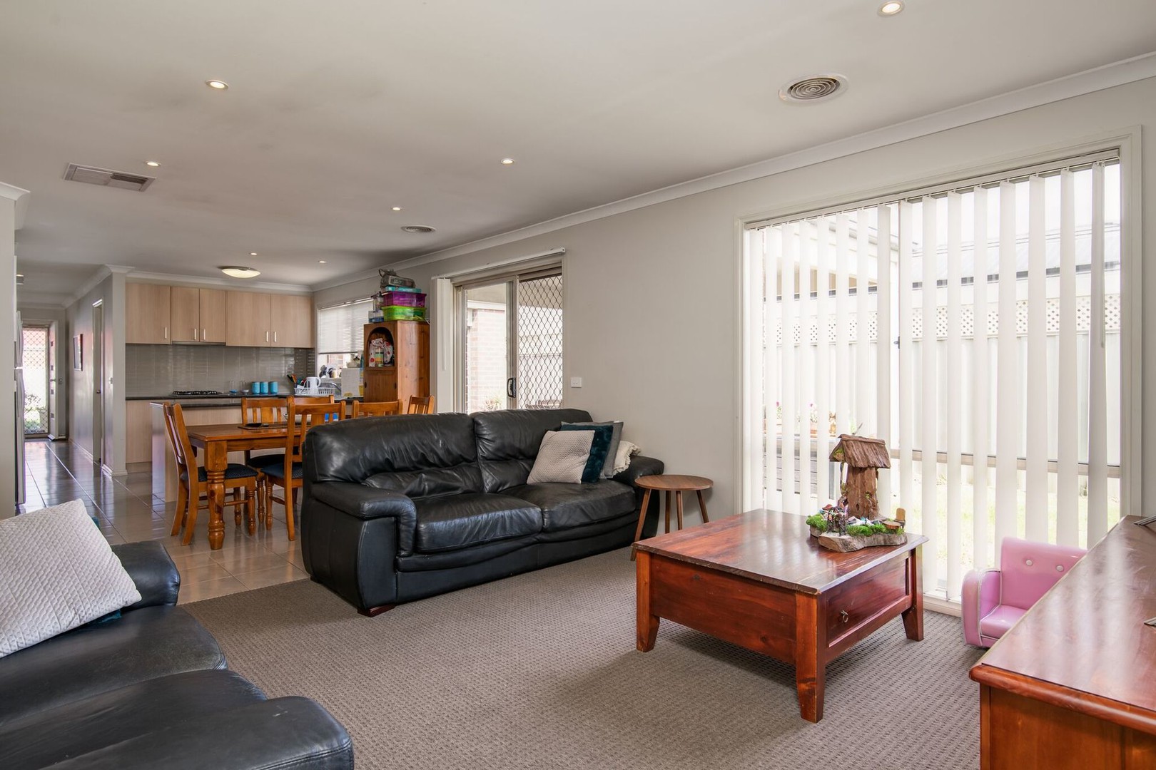 30 Rosella Avenue, Pakenham, VIC 3810, Pakenham - Thumbnail 2