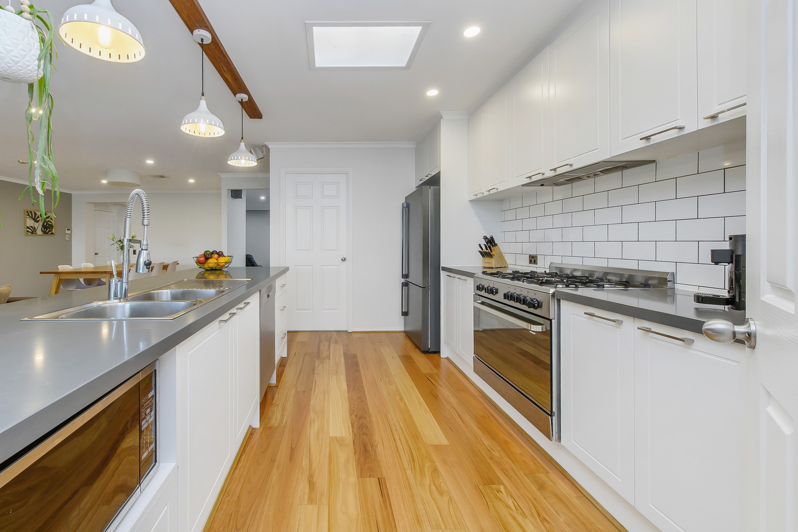 30 Sandalwood Avenue, Hillside, VIC 3037, Hillside - Thumbnail 2