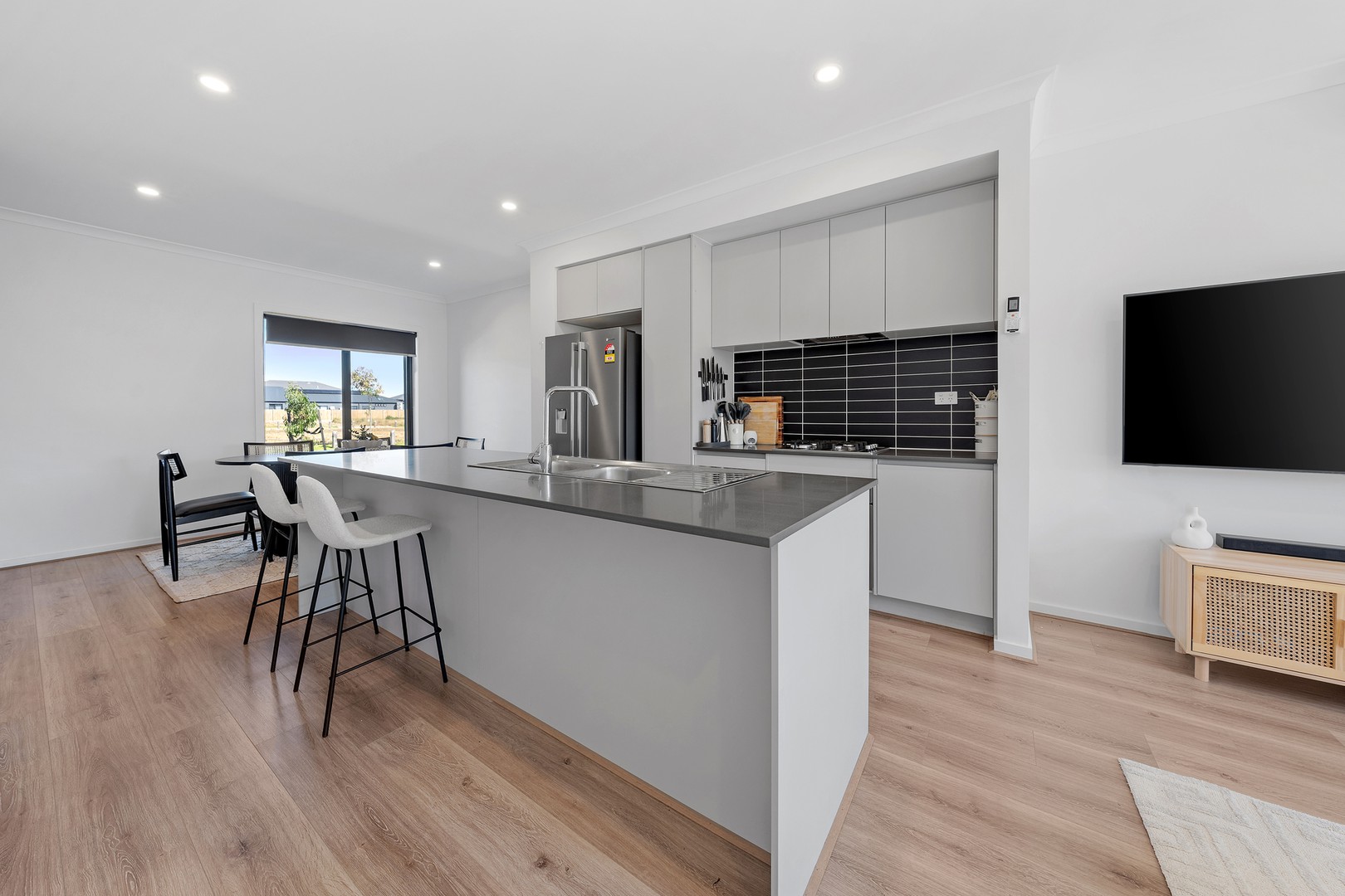 30 Saran Crescent, Deanside, VIC 3336, Deanside - Thumbnail 5