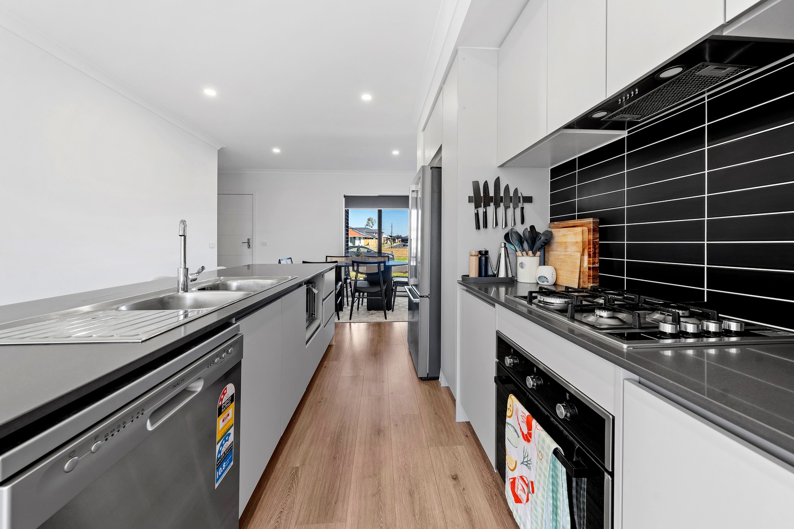 30 Saran Crescent, Deanside, VIC 3336, Deanside - Thumbnail 6