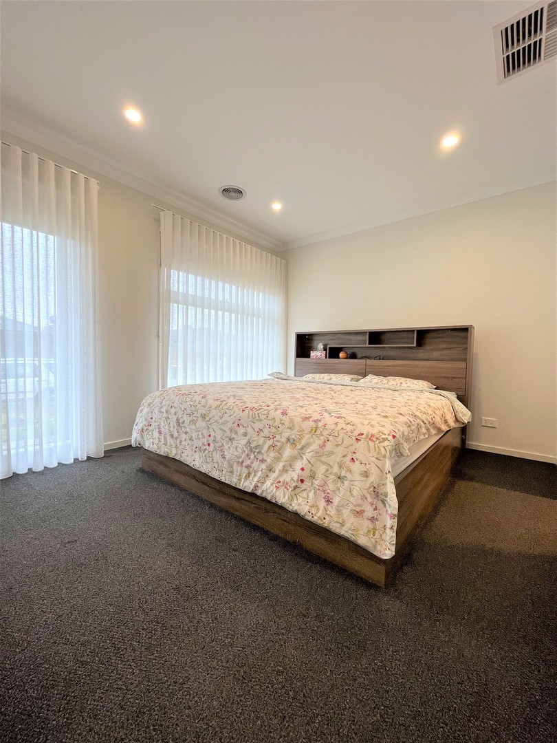 30 Stockport Crescent, Thornhill Park, VIC 3335, Thornhill Park - Thumbnail 3