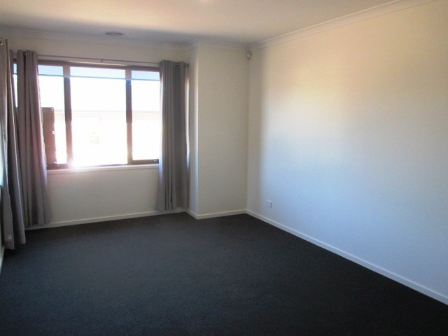 30 Vetiver Avenue, Truganina, VIC 3029, Truganina - Thumbnail 2