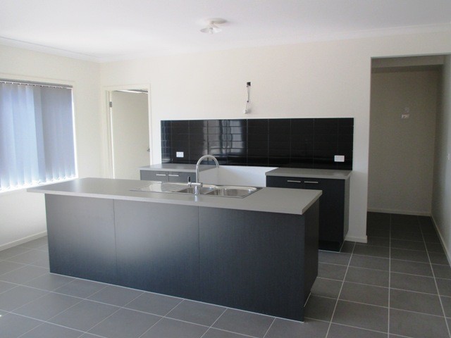 30 Vetiver Avenue, Truganina, VIC 3029, Truganina - Thumbnail 5