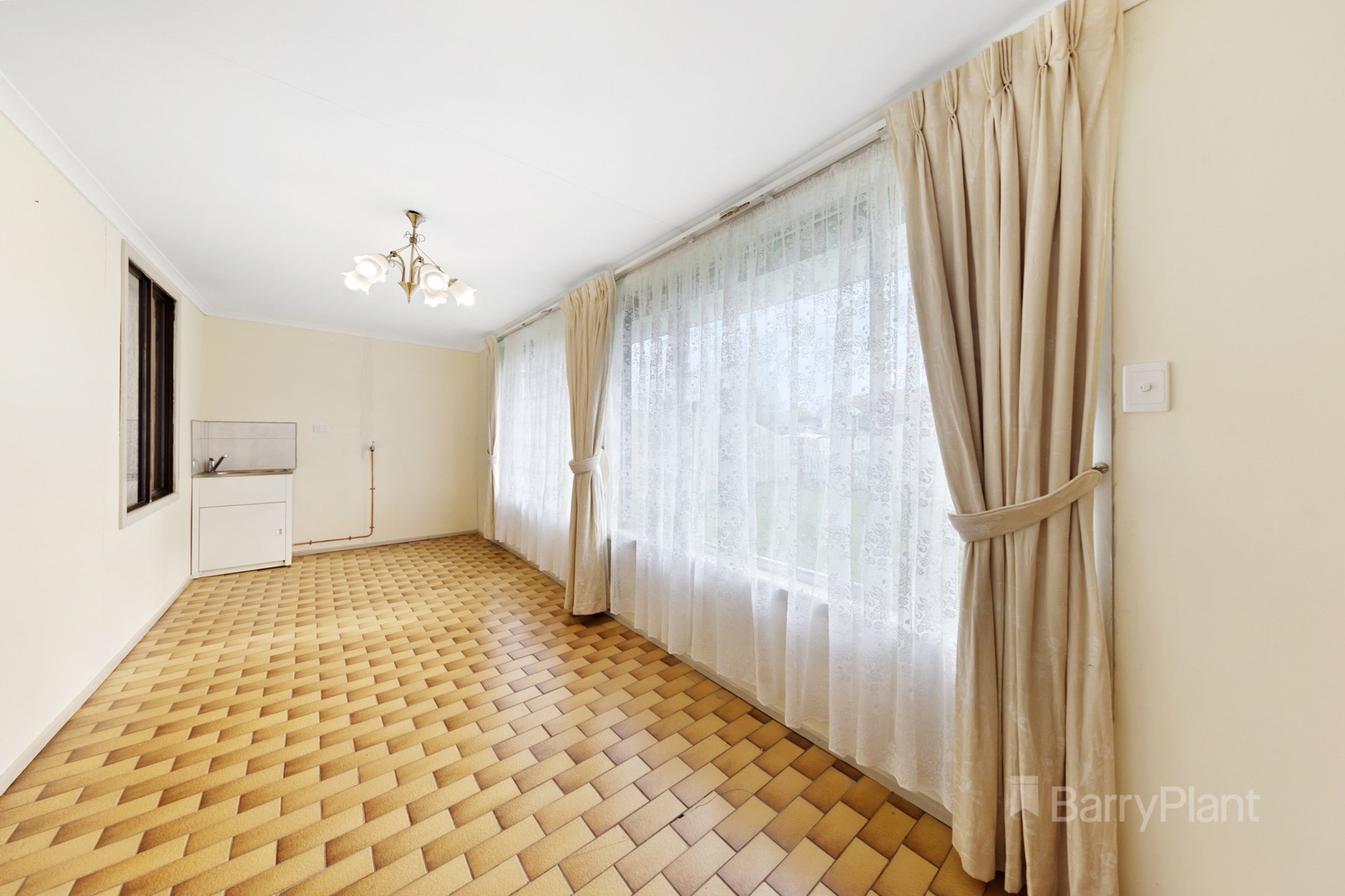 30 Welwyn Parade, Deer Park, VIC 3023, Deer Park - Thumbnail 5