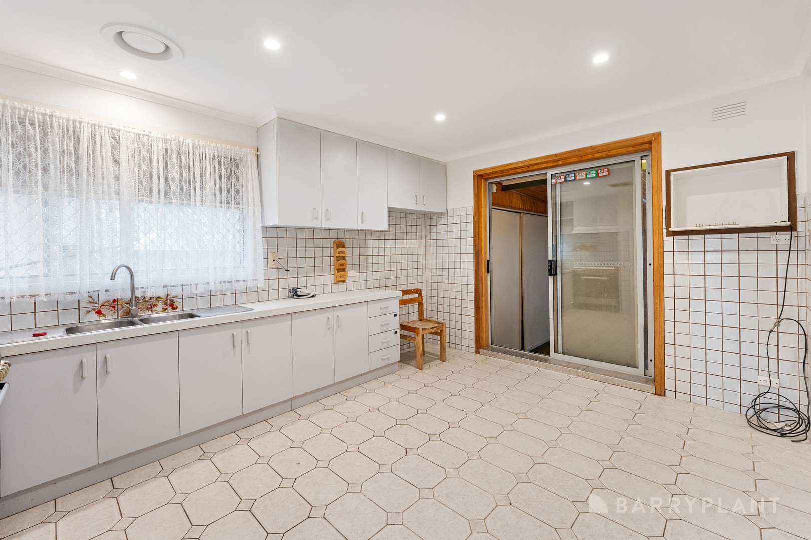 30 Willow Avenue, St Albans, VIC 3021, St Albans - Thumbnail 3
