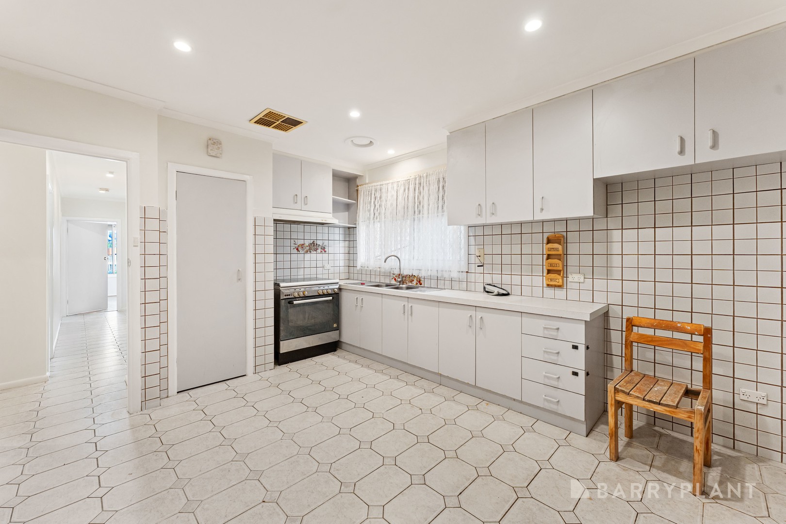 30 Willow Avenue, St Albans, VIC 3021, St Albans - Thumbnail 4