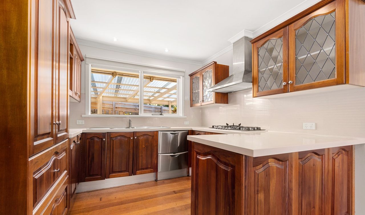 30 Winston Road, Viewbank, VIC 3084 - Thumbnail 2 - 19/10/2026