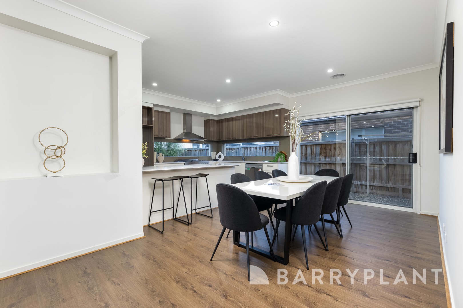 30 Zuccotti Crescent, Point Cook, VIC 3030, Point Cook - Thumbnail 5