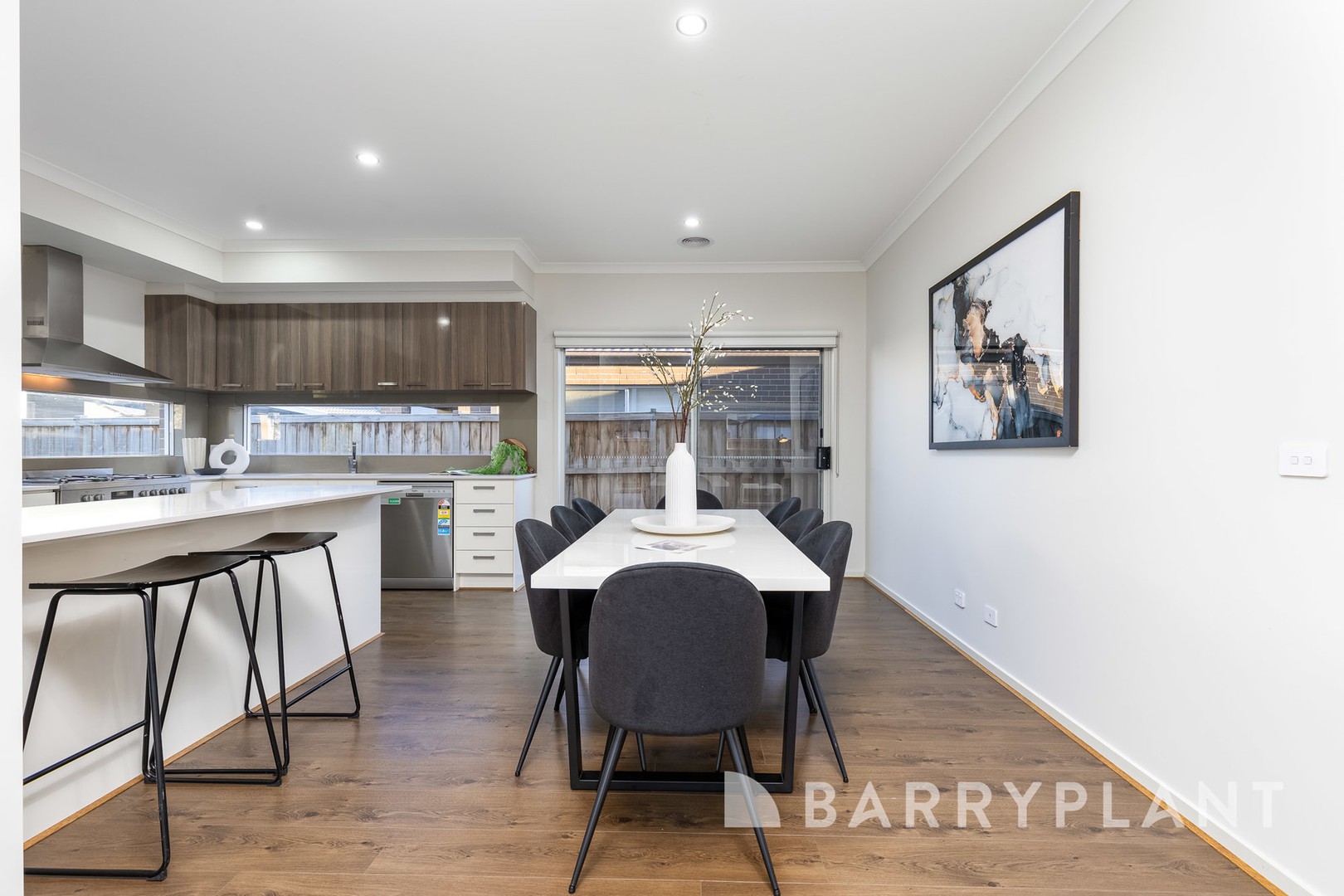 30 Zuccotti Crescent, Point Cook, VIC 3030, Point Cook - Thumbnail 6