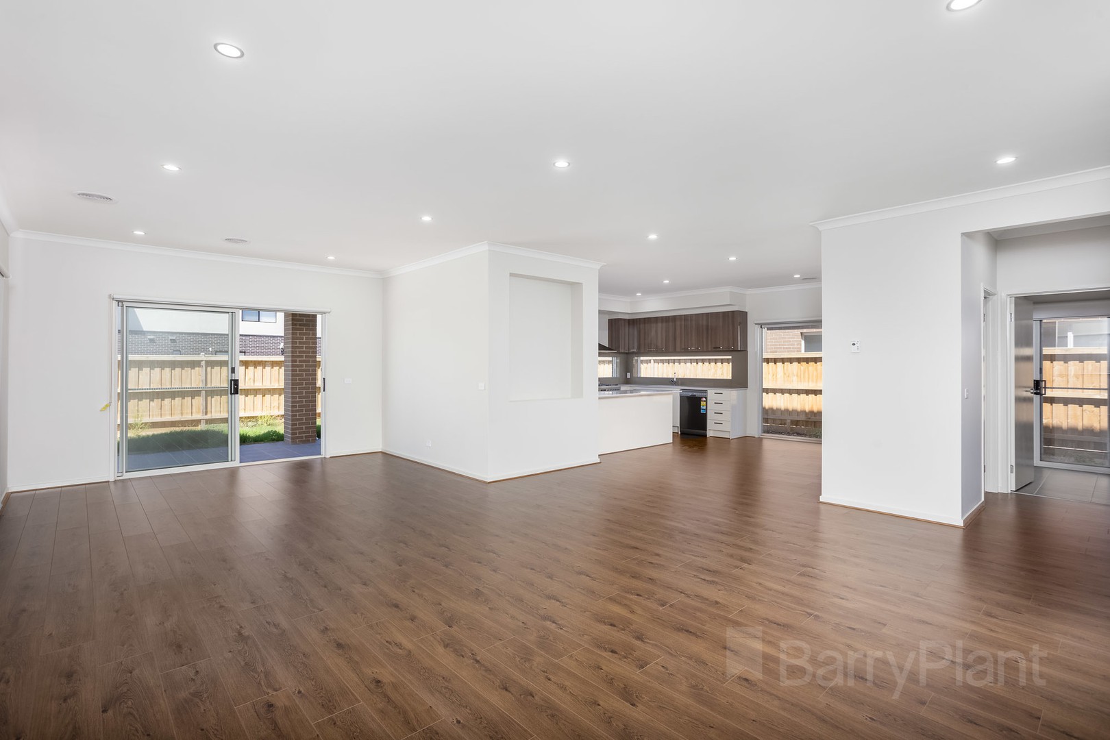 30 Zuccotti Crescent, Point Cook, VIC 3030, Point Cook - Thumbnail 4
