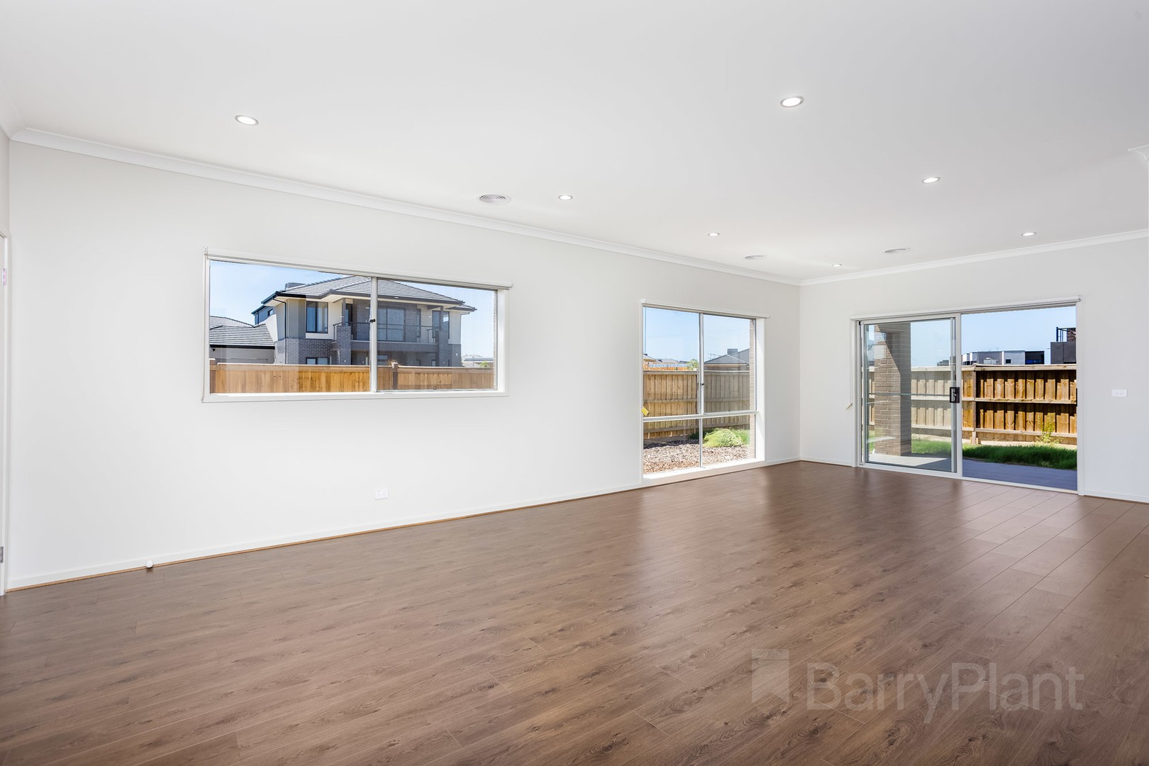 30 Zuccotti Crescent, Point Cook, VIC 3030, Point Cook - Thumbnail 5