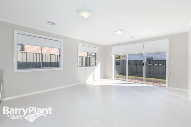 300 Larter Street, Golden Point, VIC 3350, Golden Point - Thumbnail 2