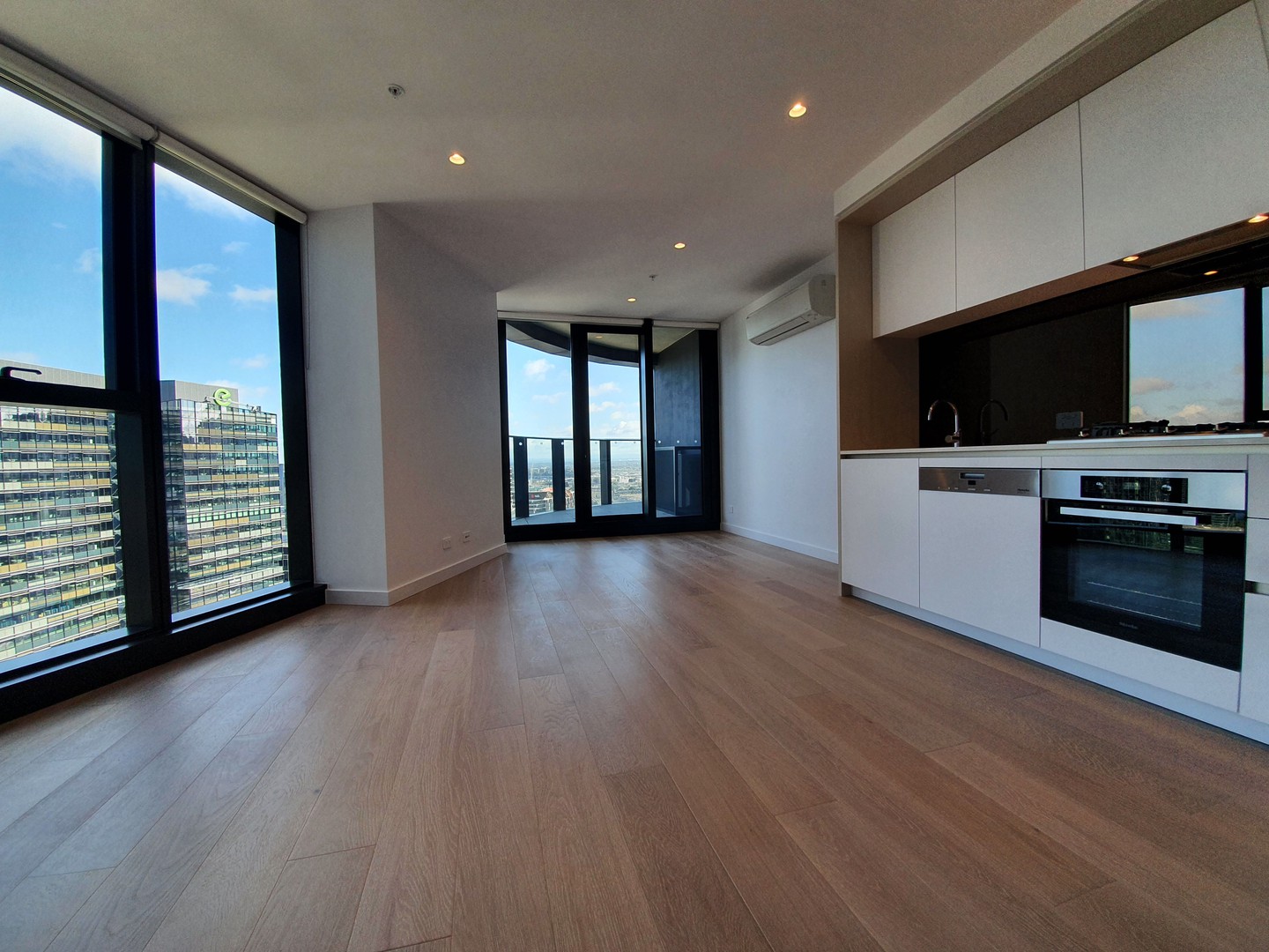 3001/628 FLINDERS Street, Docklands, VIC 3008, Docklands - Thumbnail 2
