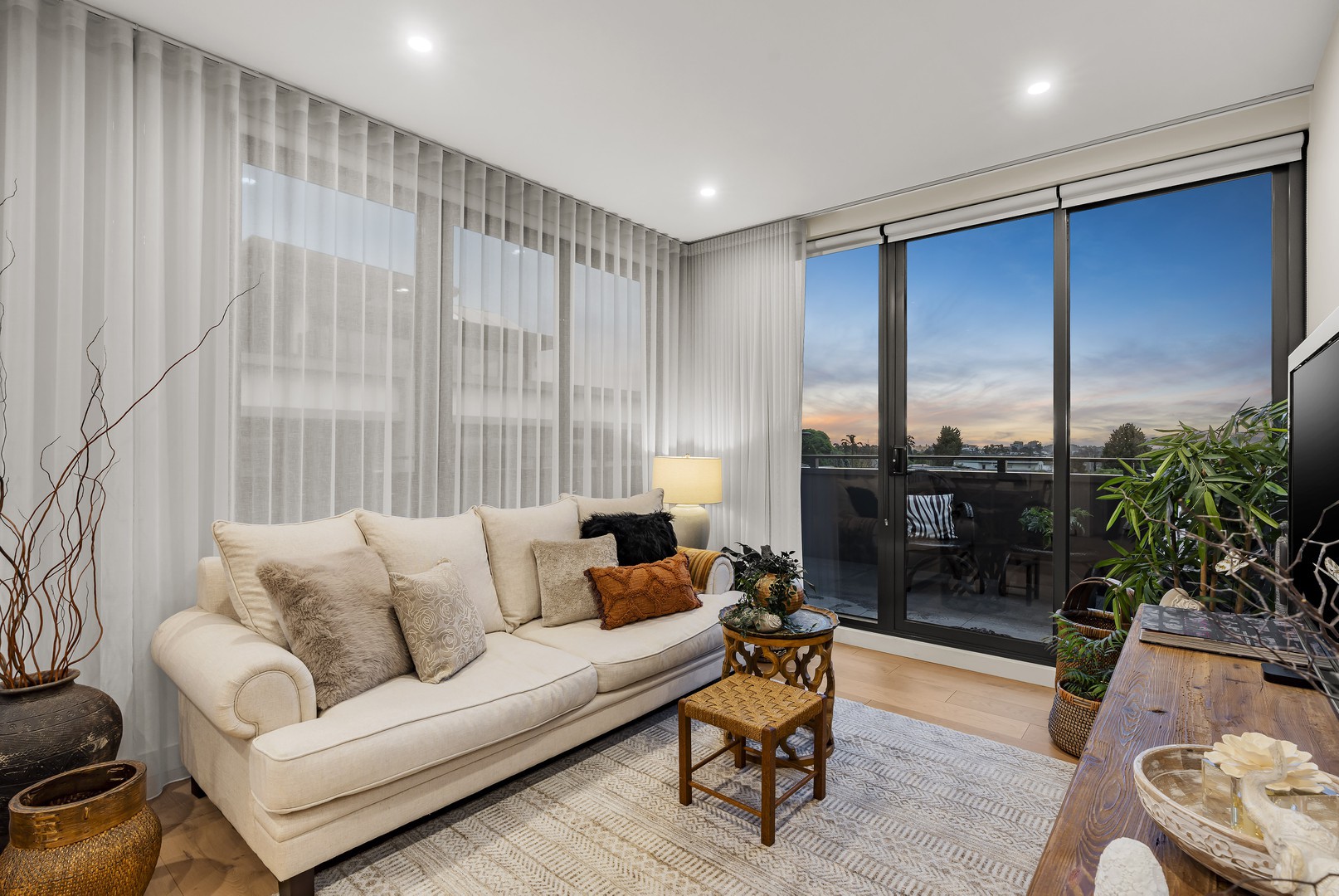 301/177 Blackburn Road, Doncaster East, VIC 3109 - Thumbnail 2 - 03/03/2025