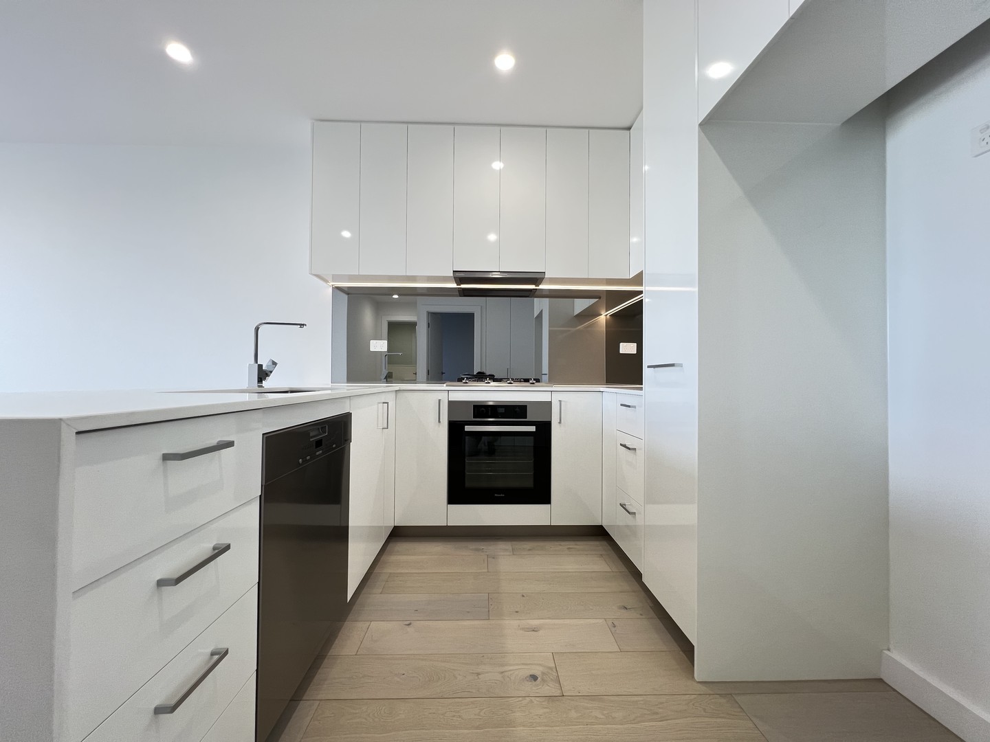 301/54 Montclair Avenue, Glen Waverley, VIC 3150 - Thumbnail 1 - 30/09/2026