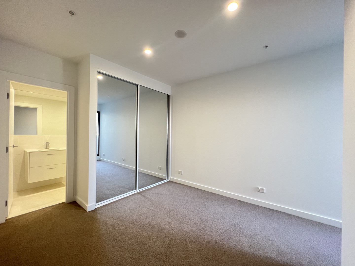 301/54 Montclair Avenue, Glen Waverley, VIC 3150 - Thumbnail 2 - 30/09/2026