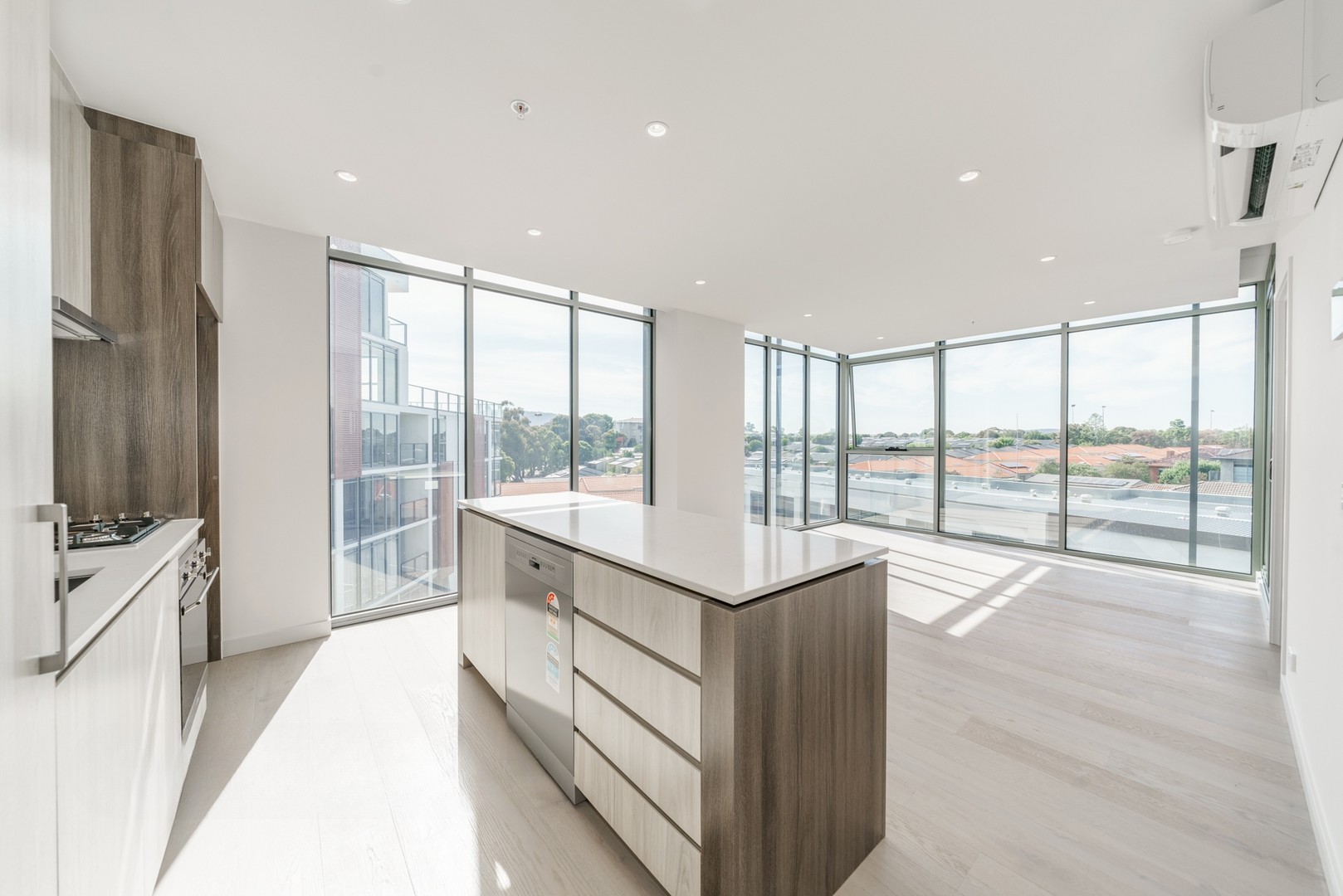 303/1 Lynne Avenue, Wantirna South, VIC 3152, Wantirna South - Thumbnail 2