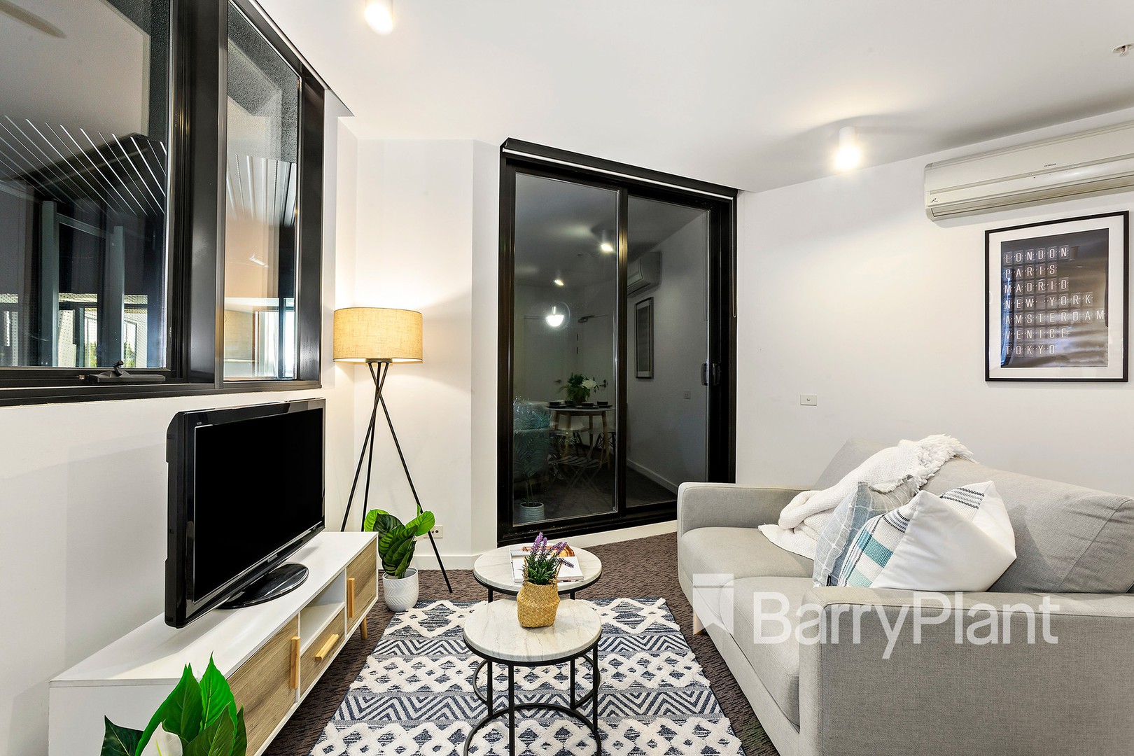 303/673 La Trobe Street, Docklands, VIC 3008, Docklands - Thumbnail 2