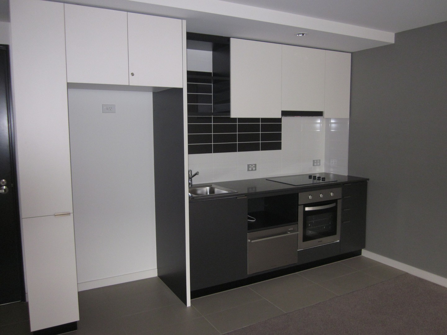 305/815 Bourke Street, Docklands, VIC 3008 - Thumbnail 2 - 14/01/2024