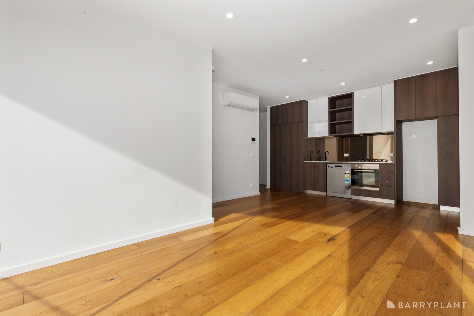 305/92 Maroondah Highway, Ringwood, VIC 3134 - Thumbnail 2 - 09/07/2026