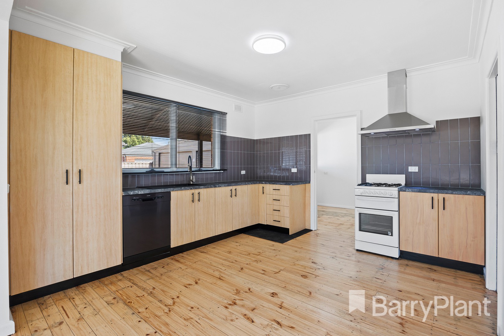 307 Dowling Street, Wendouree, VIC 3355, Wendouree - Thumbnail 3